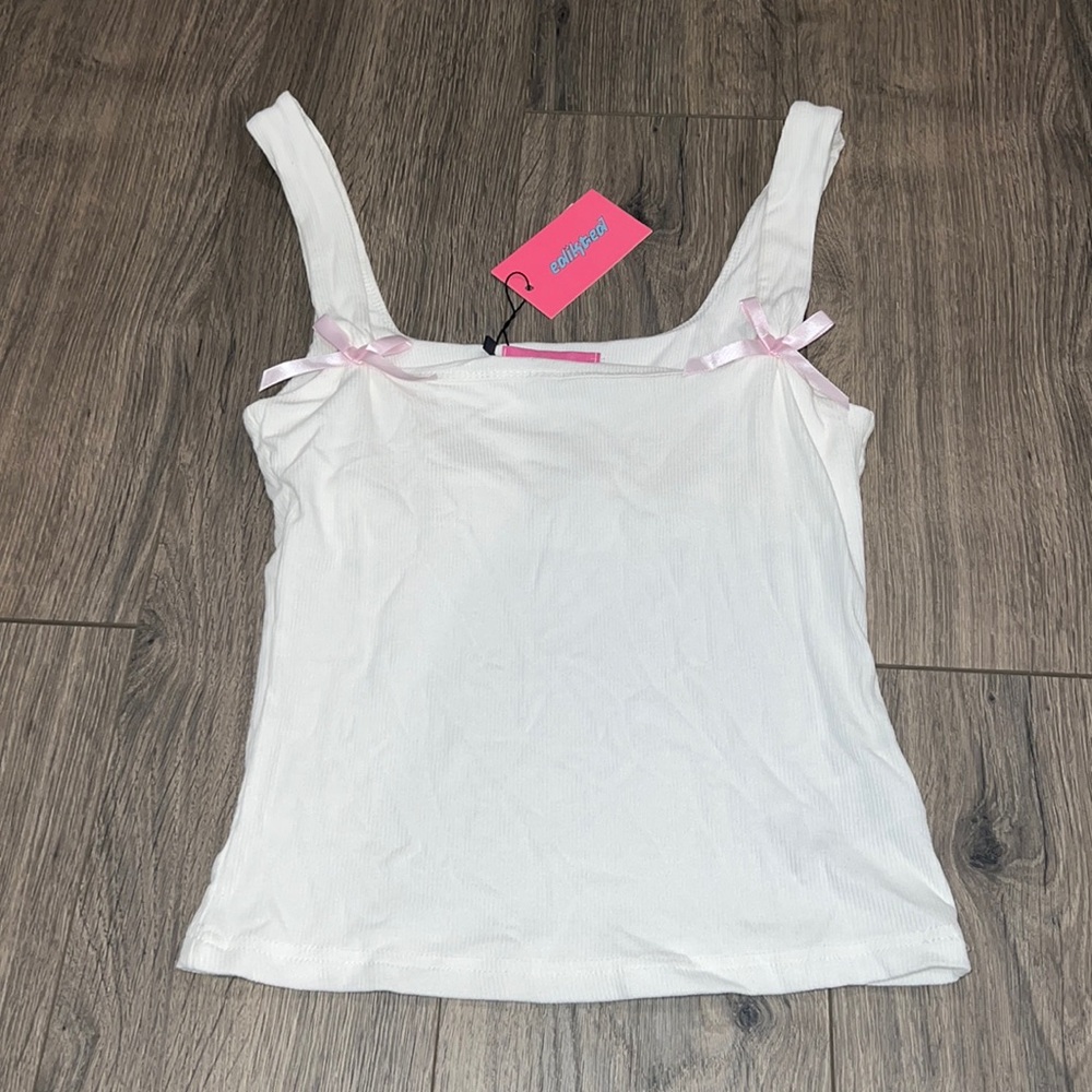 NEW WITH TAGS NEVER WORN edikted top with pink bow detailing